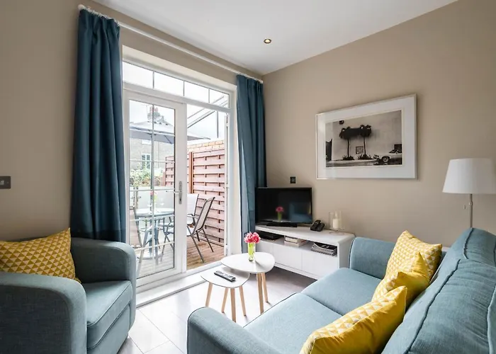 Stylish Fulham Flat With Patio