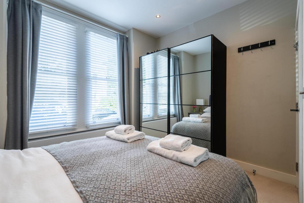 Stylish Fulham Flat With Patio Londra