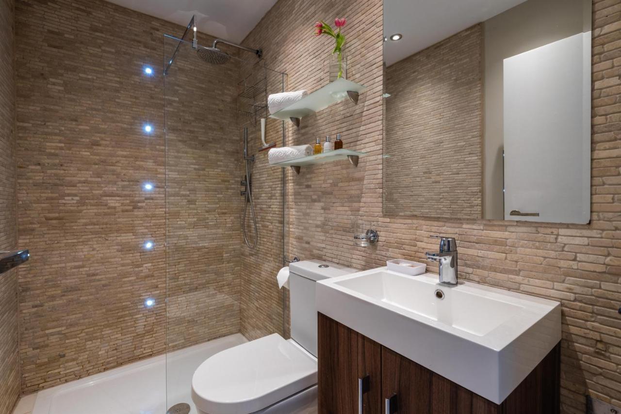 Stylish Fulham Flat With Patio